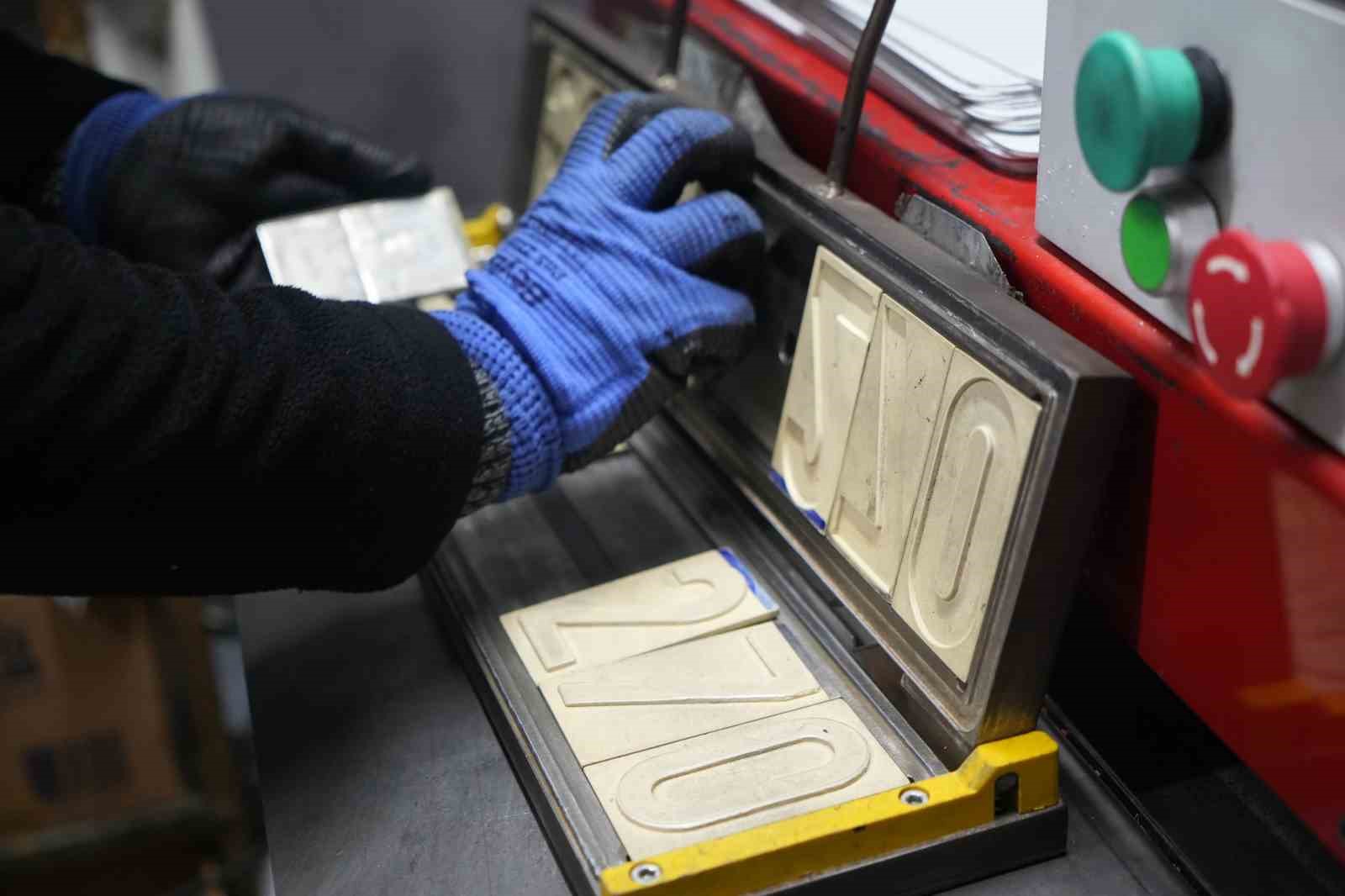 1 yıllık plaka 20 g&uuml;nde basıldı: Samsun&rsquo;da 8 bin plaka değişti
