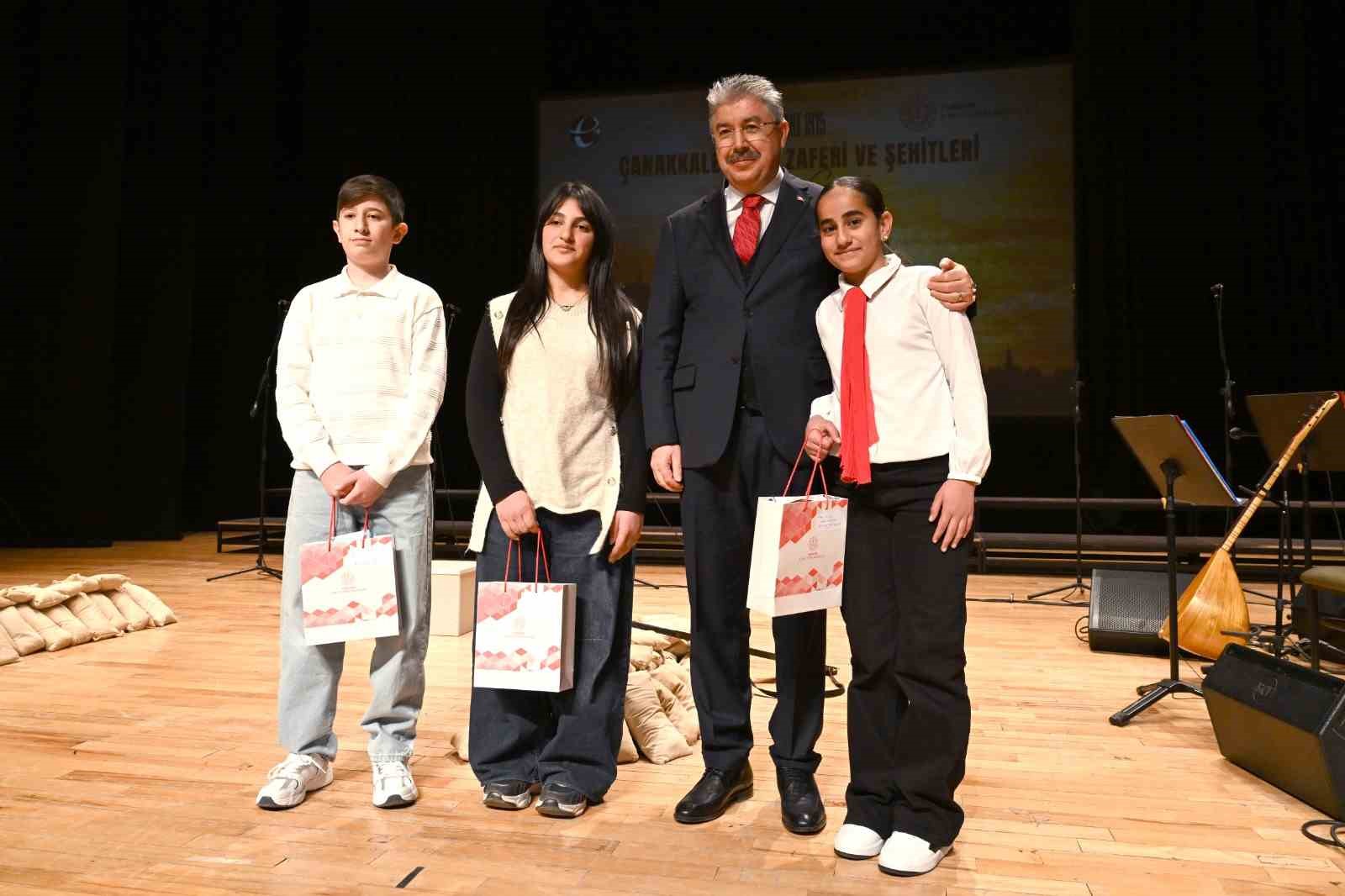 Anadolu &Uuml;niversitesi&rsquo;nde 18 Mart anma programı d&uuml;zenlendi
