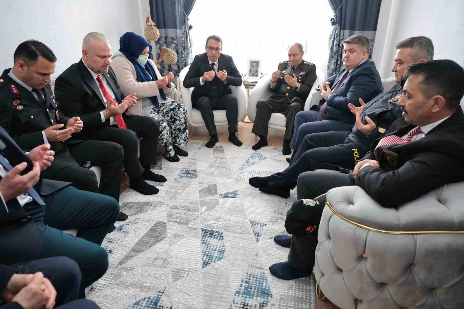 Başkan Pehlivan, şehit ailelerini ziyaret etti: "Başımızın tacısınız"
