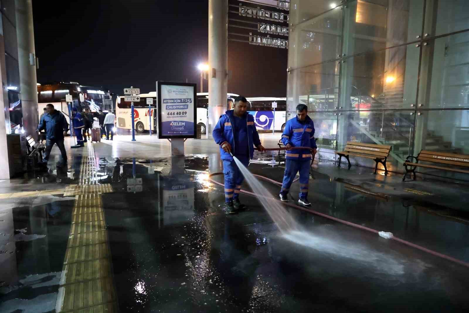 Aydın B&uuml;y&uuml;kşehir&rsquo;den bayram &ouml;ncesi otob&uuml;s terminallerinde temizlik &ccedil;alışması
