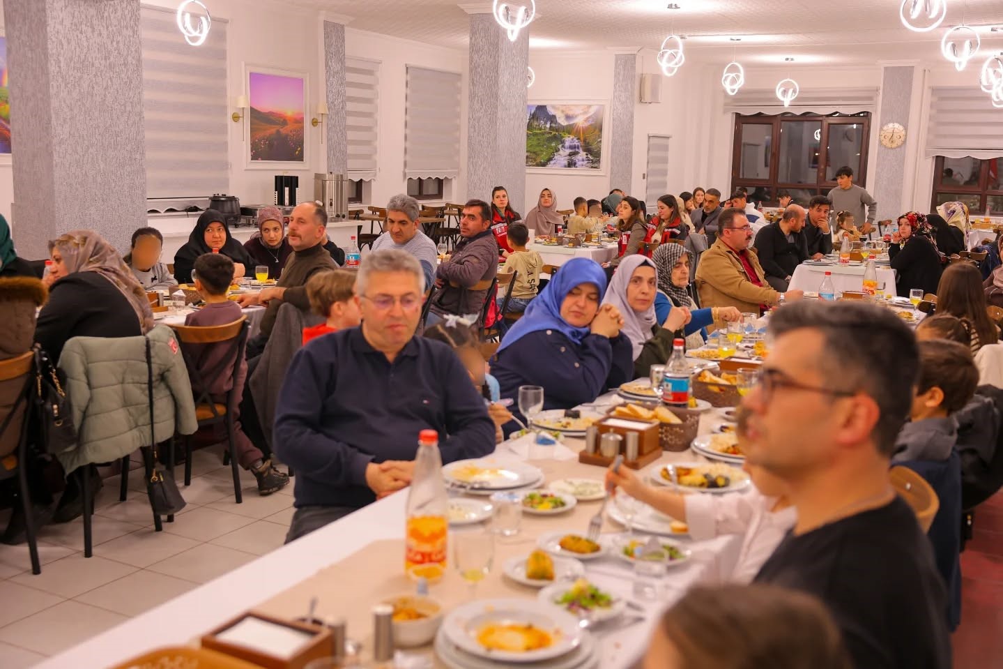 Bayburt&rsquo;ta koruyucu aileler iftar sofrasında buluştu
