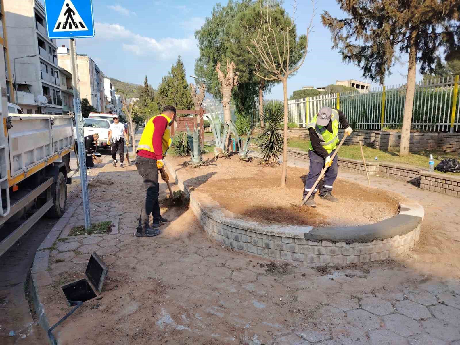 Büyükşehir ekipleri Efeler’i bayrama hazırlıyor