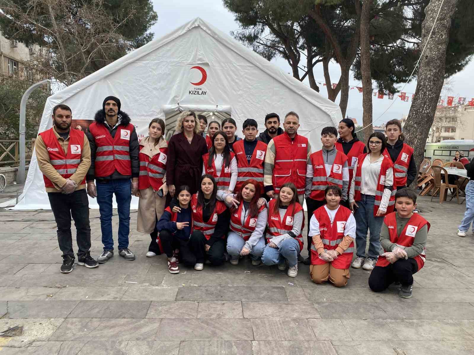 Alaşehir’de hayırseverler iftar bağışı için yarıştı