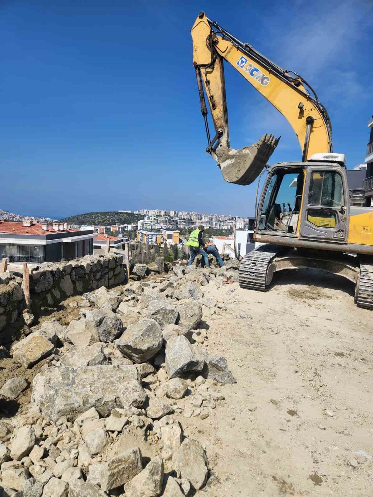 Turizm kenti Kuşadası, bayrama hazırlandı
