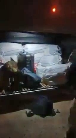 Buzdolabı kompres&ouml;r&uuml;ne saklanan uyuşturucuyu narkotik k&ouml;peği buldu
