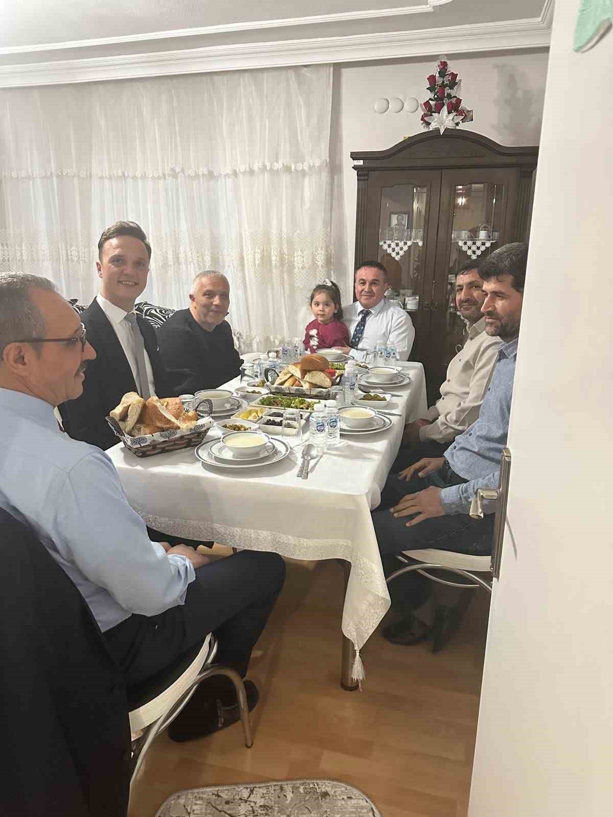 Bilecik protokol&uuml; şehit ve gazi aileleriyle iftarda buluştu

