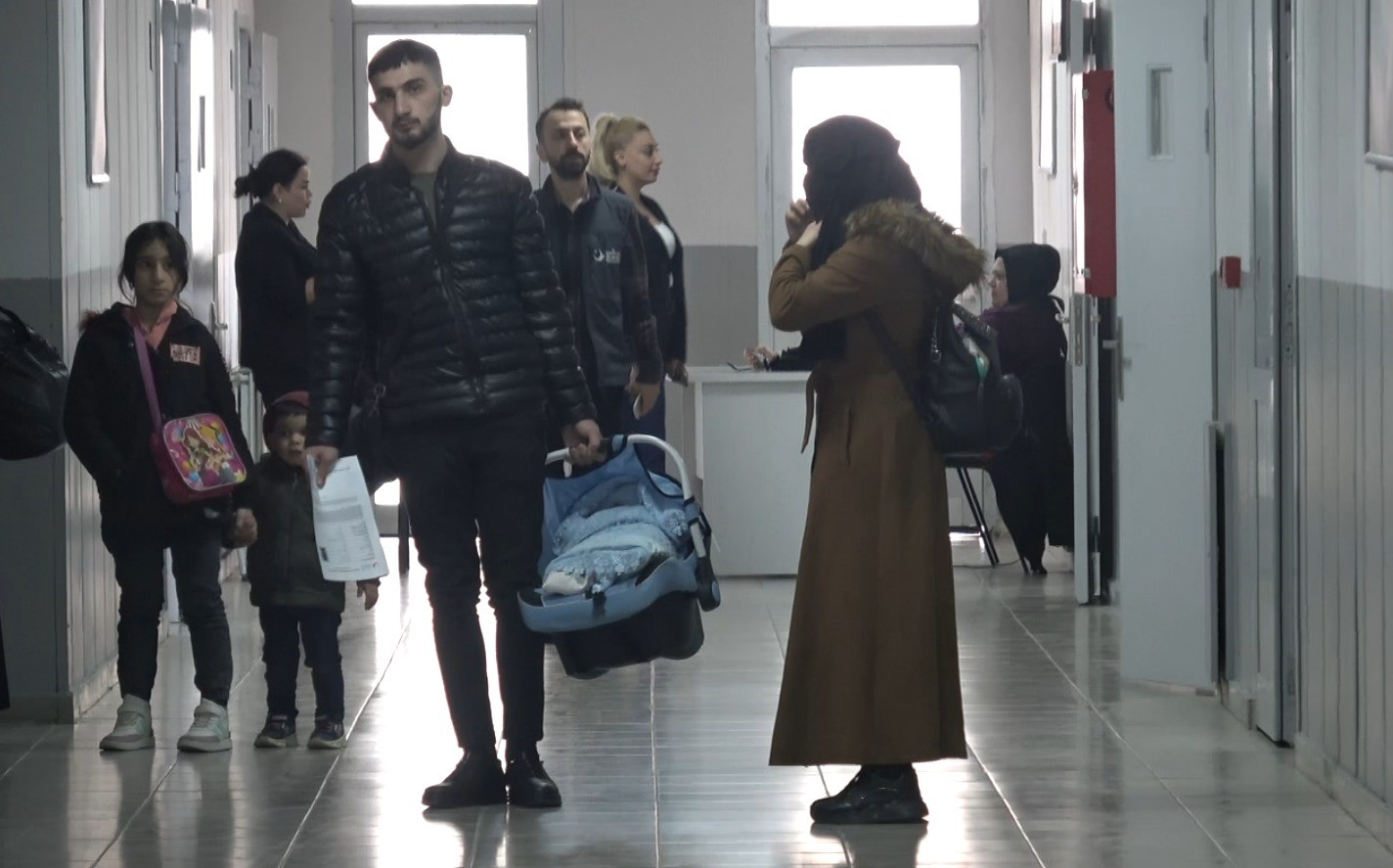 Suriyelilerin g&ouml;n&uuml;ll&uuml; geri d&ouml;n&uuml;ş&uuml; bayram &ouml;ncesi de s&uuml;r&uuml;yor
