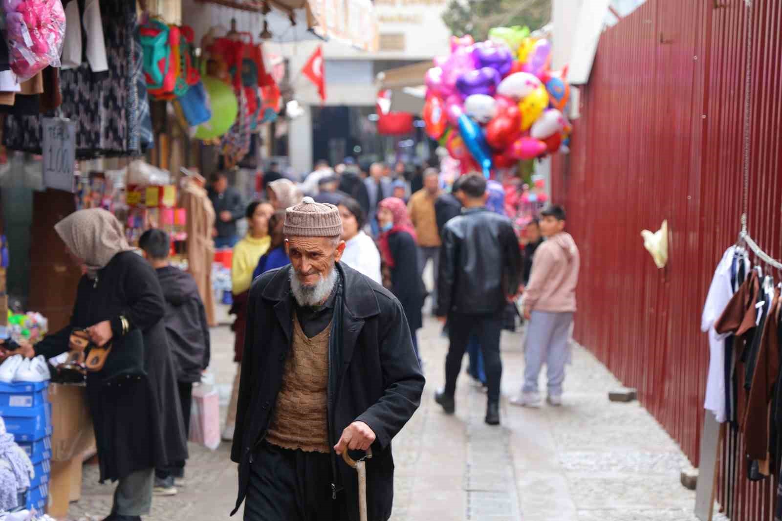 Kahramanmaraş&rsquo;ta bayram &ouml;ncesi yoğunluğu
