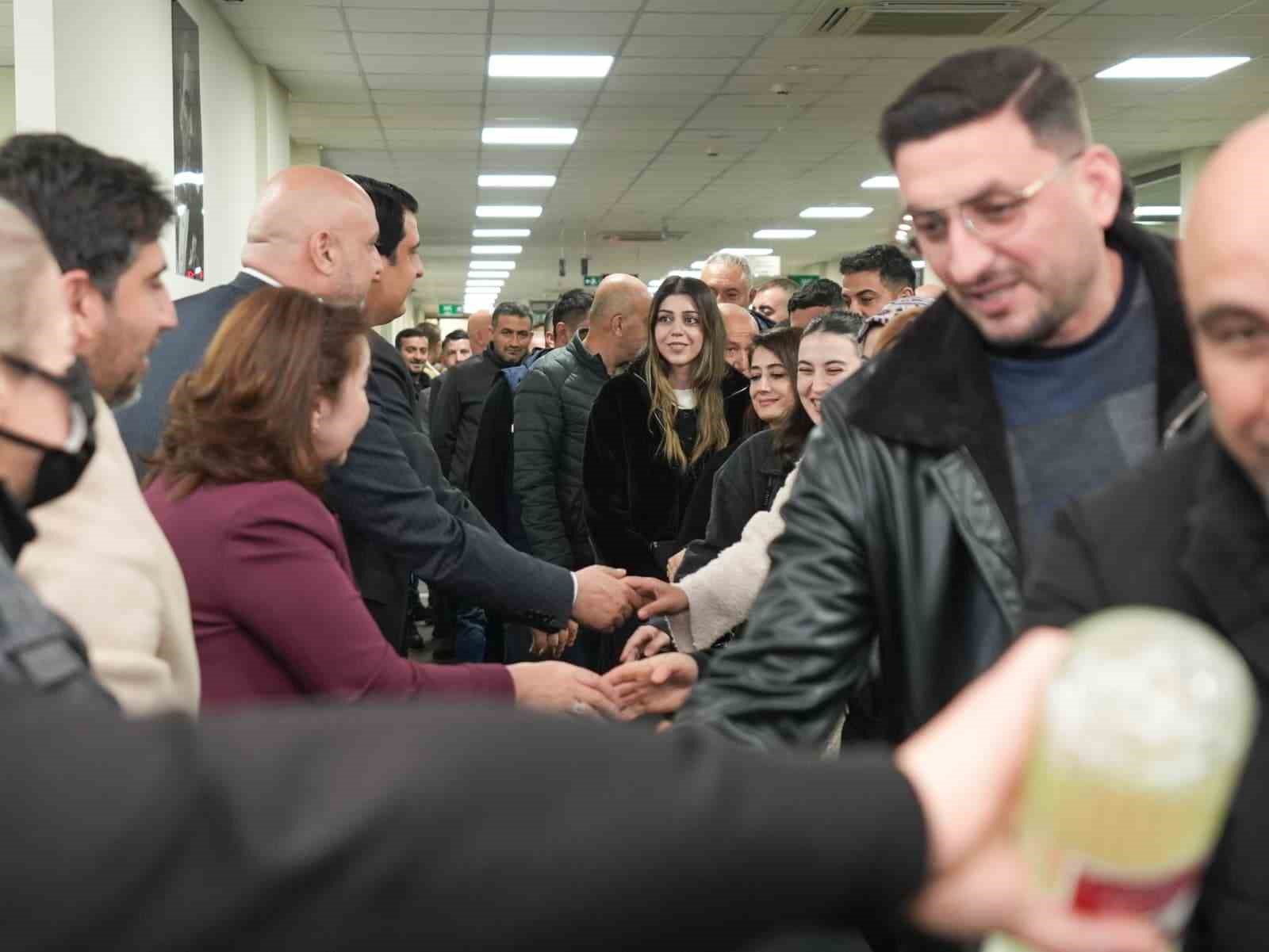 Yılmaz, belediye &ccedil;alışanlarıyla bayramlaştı
