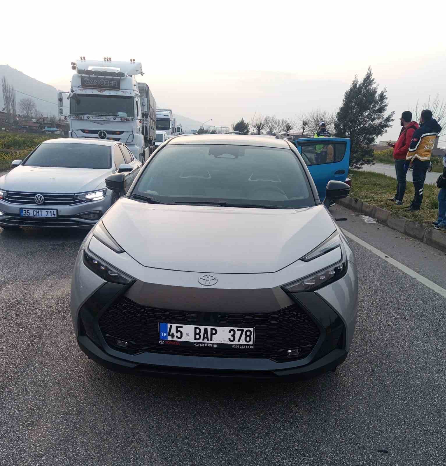 Manisa&rsquo;da 4 ara&ccedil;lı zincirleme kaza: 7 yaralı
