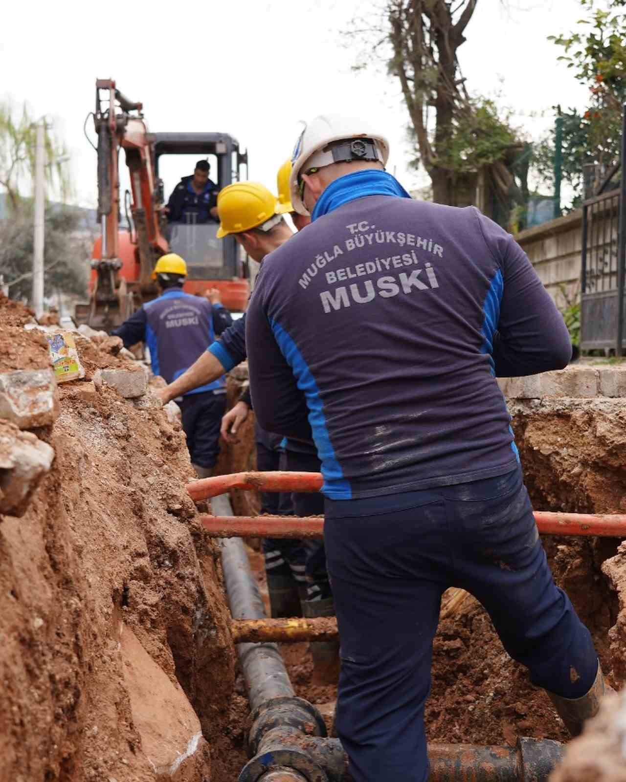 MUSKİ, K&ouml;tekli 261. sokaktaki su basın&ccedil; sorununu giderdi
