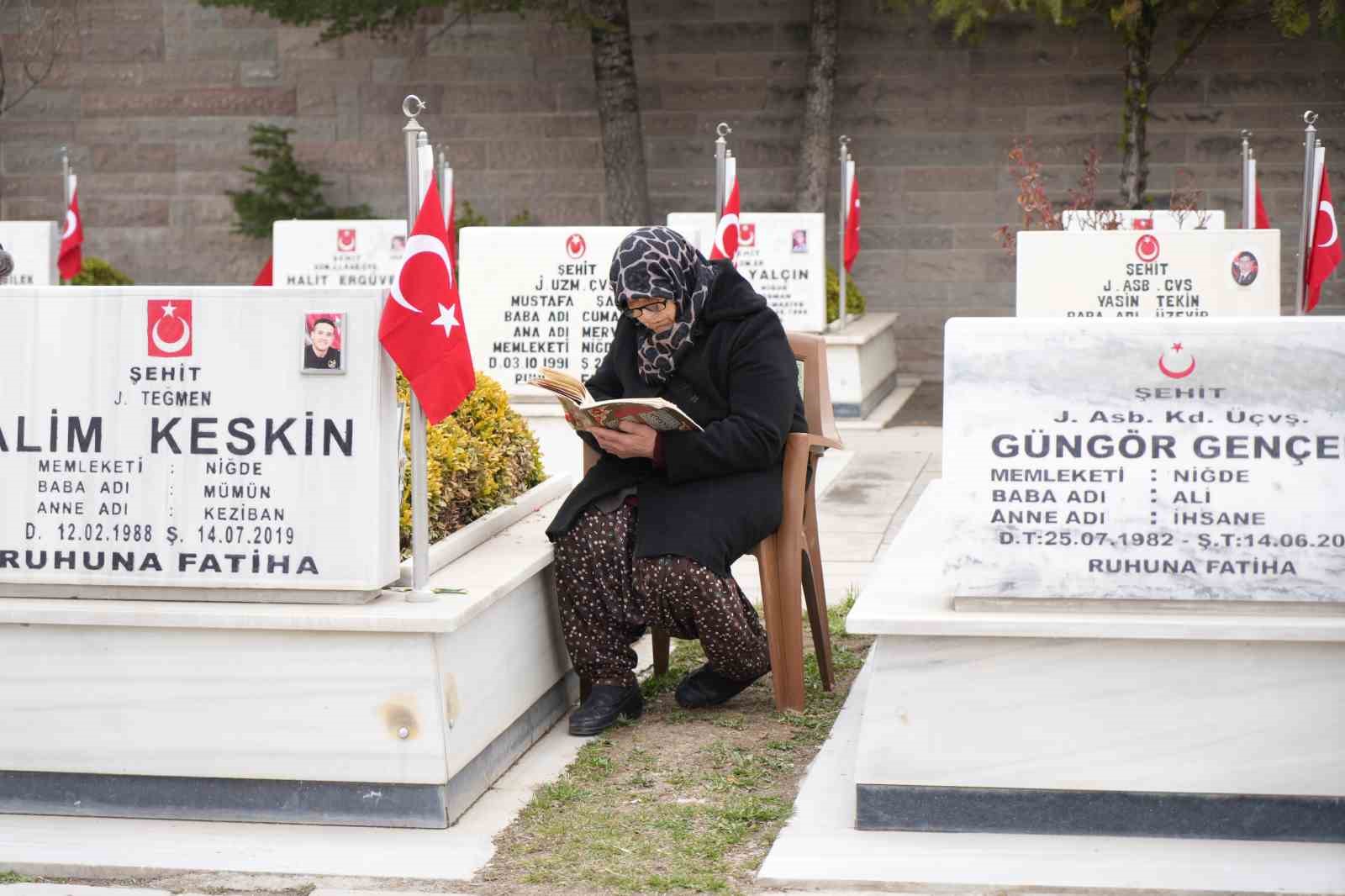 Niğde’de bayram arifesinde şehitlikler ziyaret edildi