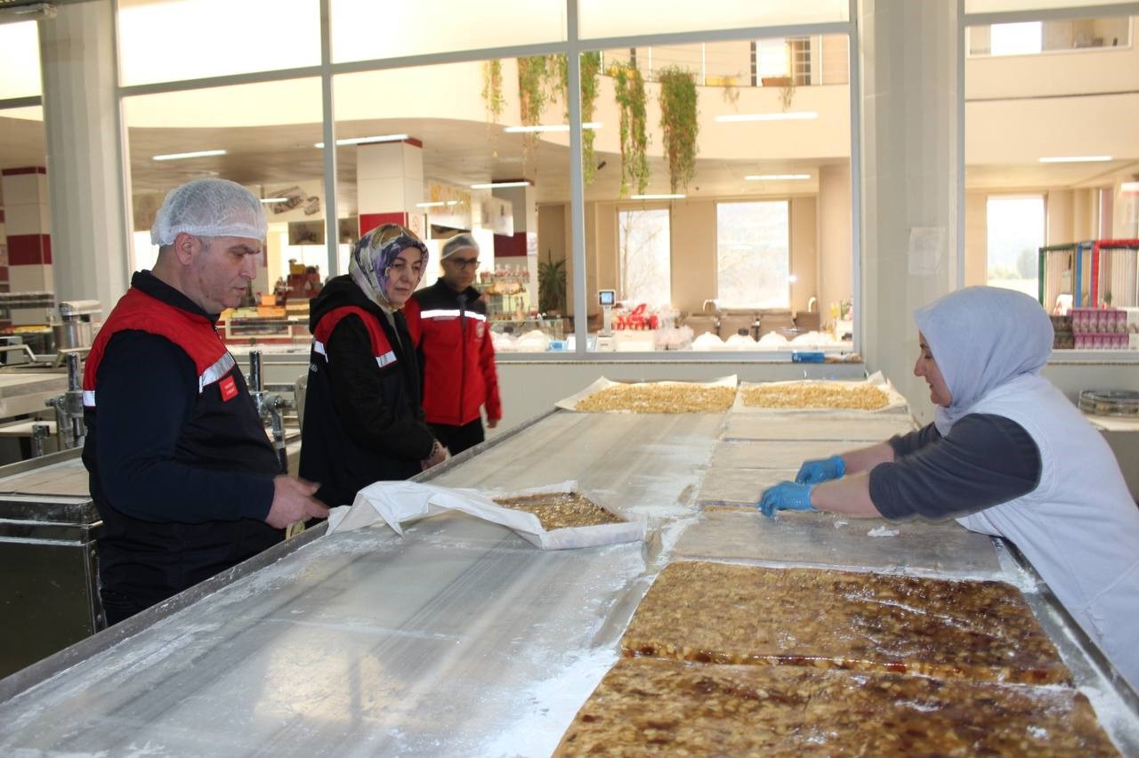 Karab&uuml;k&rsquo;te Ramazan Bayramı &ouml;ncesi gıda denetimleri artırıldı
