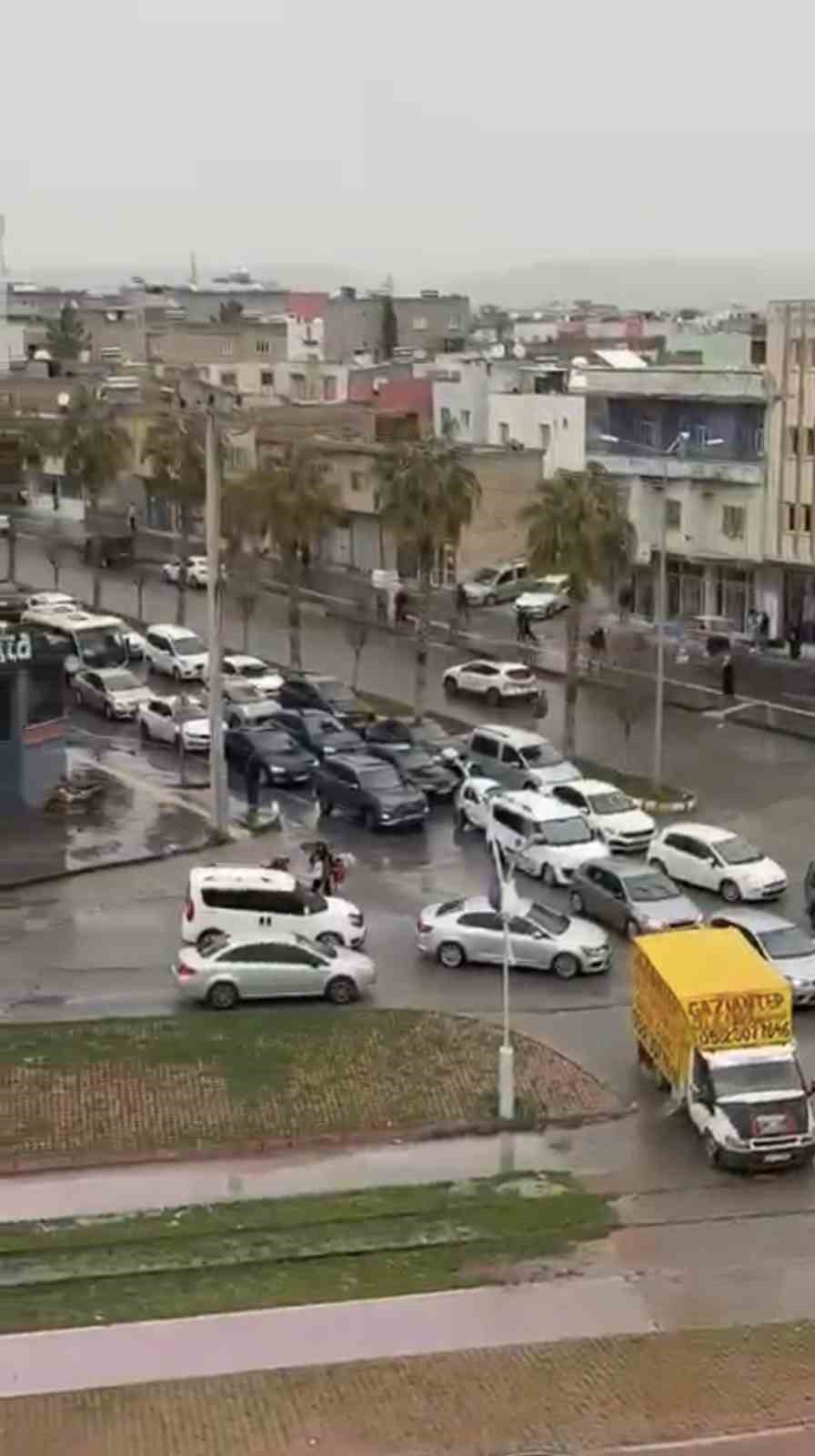 Mardin&rsquo;de bayram arifesinde ara&ccedil; yoğunluğu yaşandı
