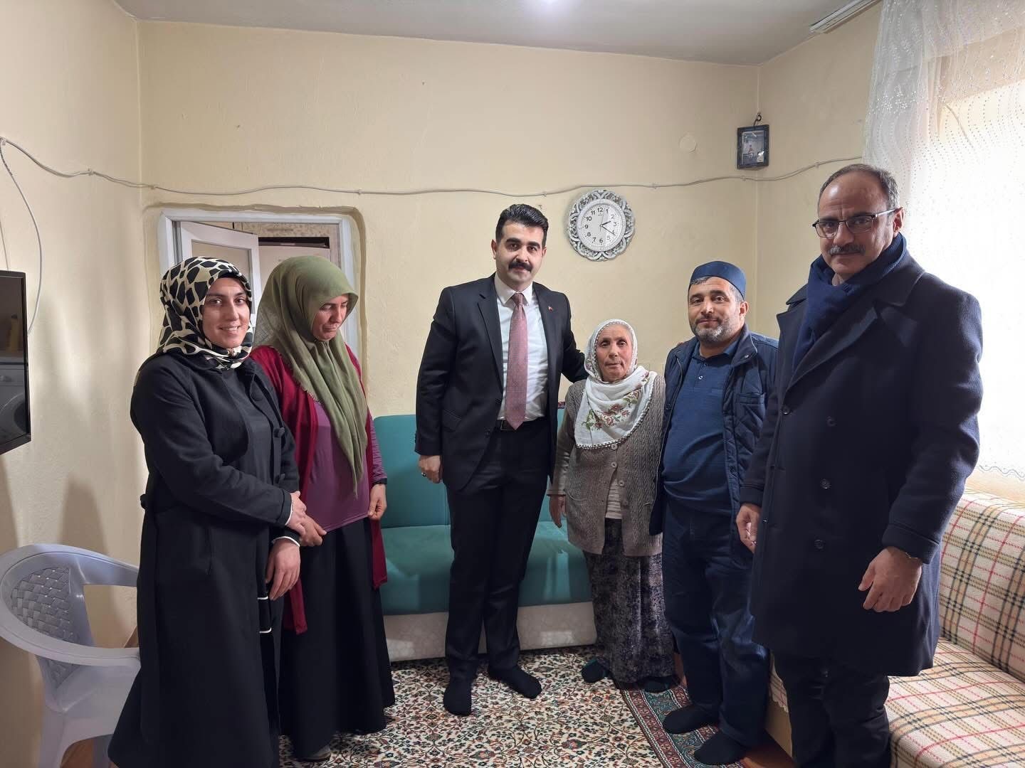 Tomarza’da 21 kimsesiz vatandaş ziyaret edildi