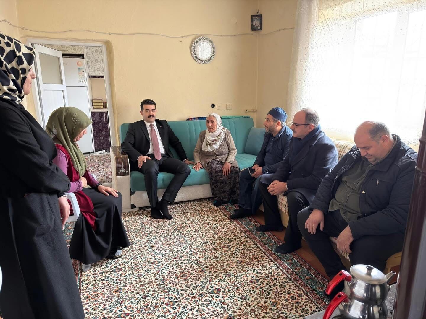 Tomarza&rsquo;da 21 kimsesiz vatandaş ziyaret edildi
