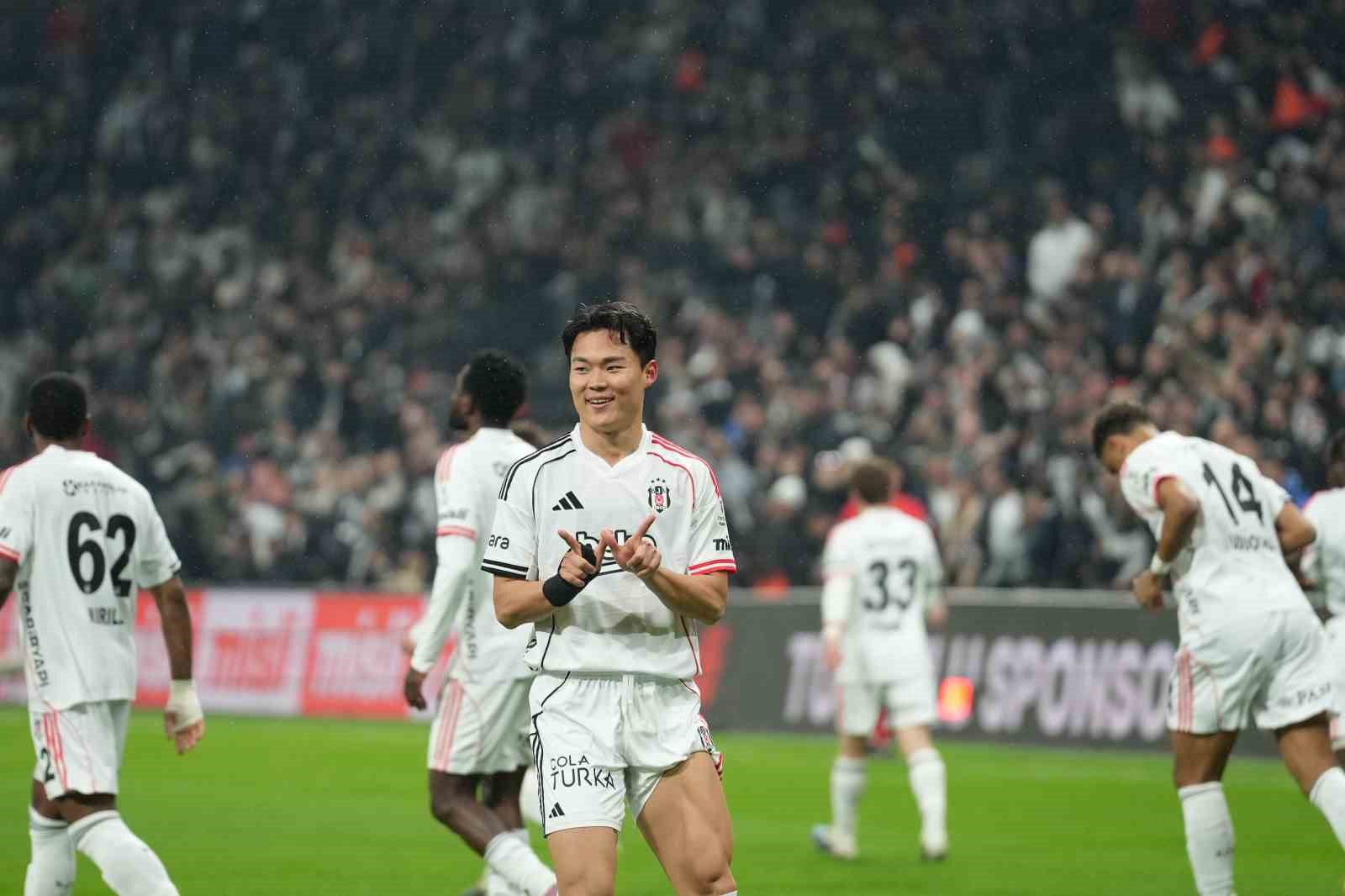 Trendyol S&uuml;per Lig: Beşiktaş: 1 - Kasımpaşa: 0 (Ma&ccedil; devam ediyor)
