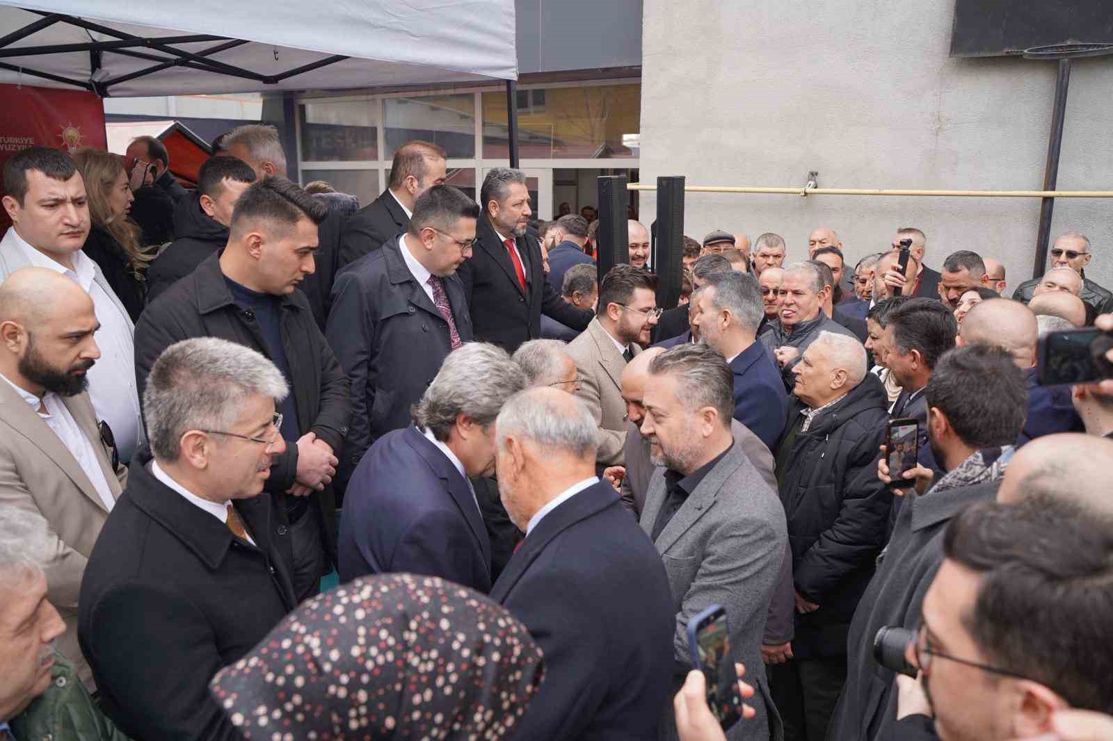 AK Parti Kayseri’de bayramlaştı