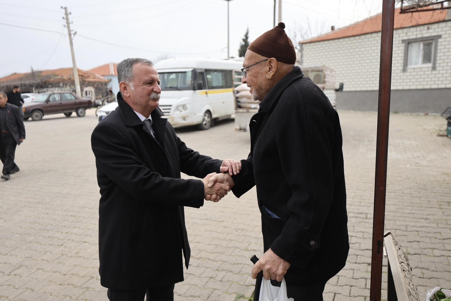 Başkan Balaban Yuntdağı’nda vatandaşlarla bayramlaştı
