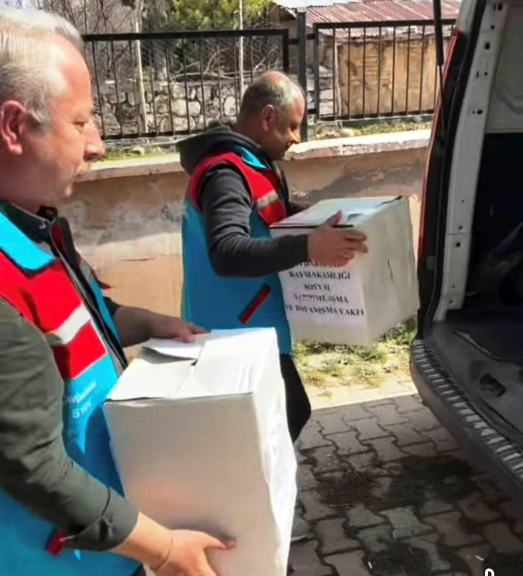 Çavdarhisar SYDV gıda yardım paketlerini ihtiyaç sahiplerine ulaştırdı