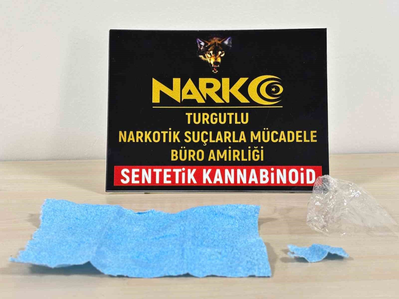 Turgutlu’da emniyetin sokak çalışmalarında 2 torbacı yakalandı