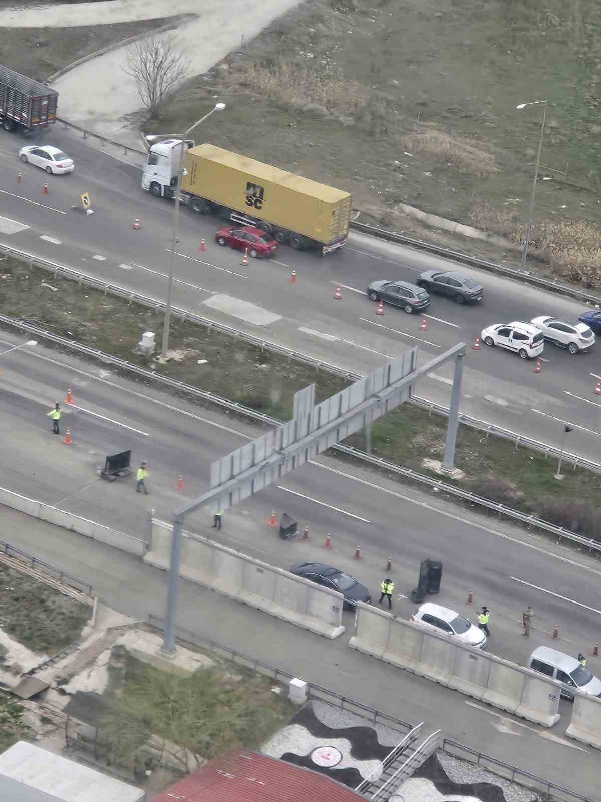 Ankara&rsquo;da jandarmadan bayram &ouml;ncesi helikopterli trafik denetimi
