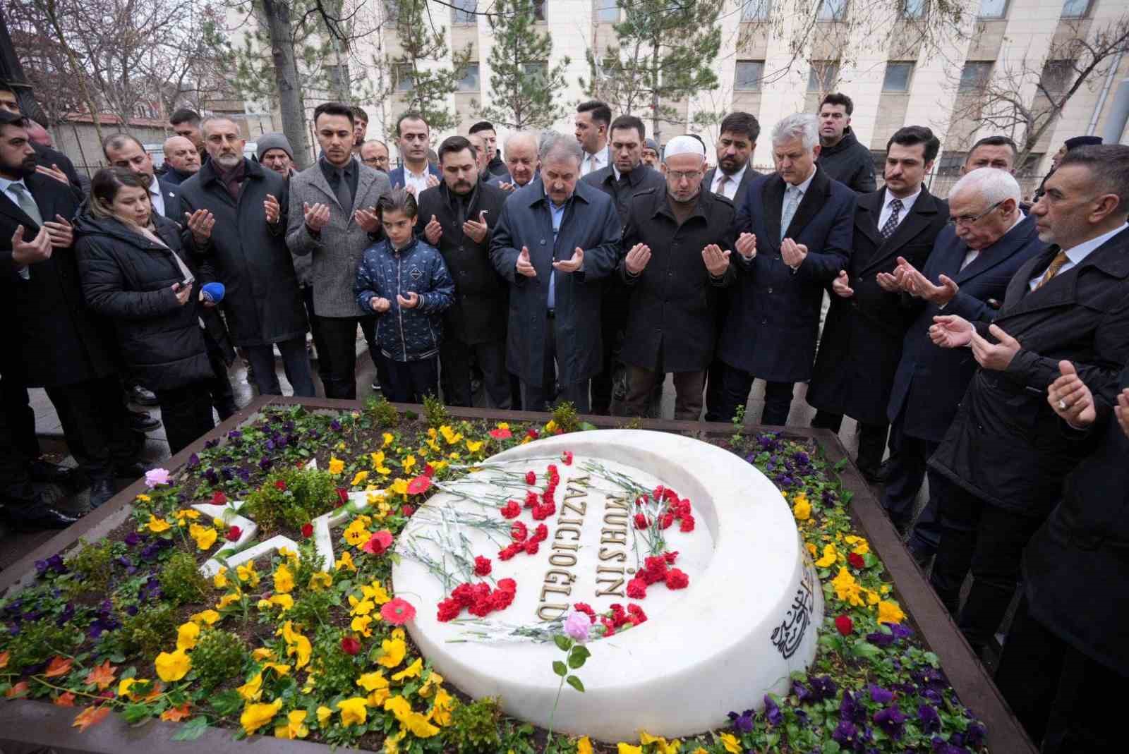 BBP Genel Başkanı Destici, Muhsin Yazıcıoğlu&rsquo;nun kabrini ziyaret etti
