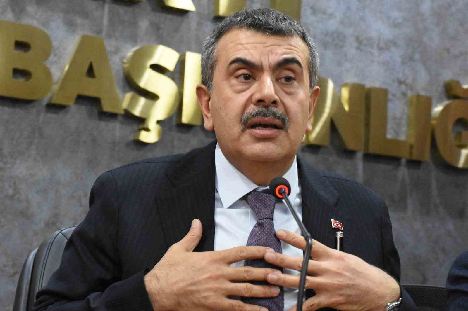 Milli Eğitim Bakanı Tekin: "CHP&rsquo;de olanları seyretmekten &uuml;lkem adına utanıyorum"
