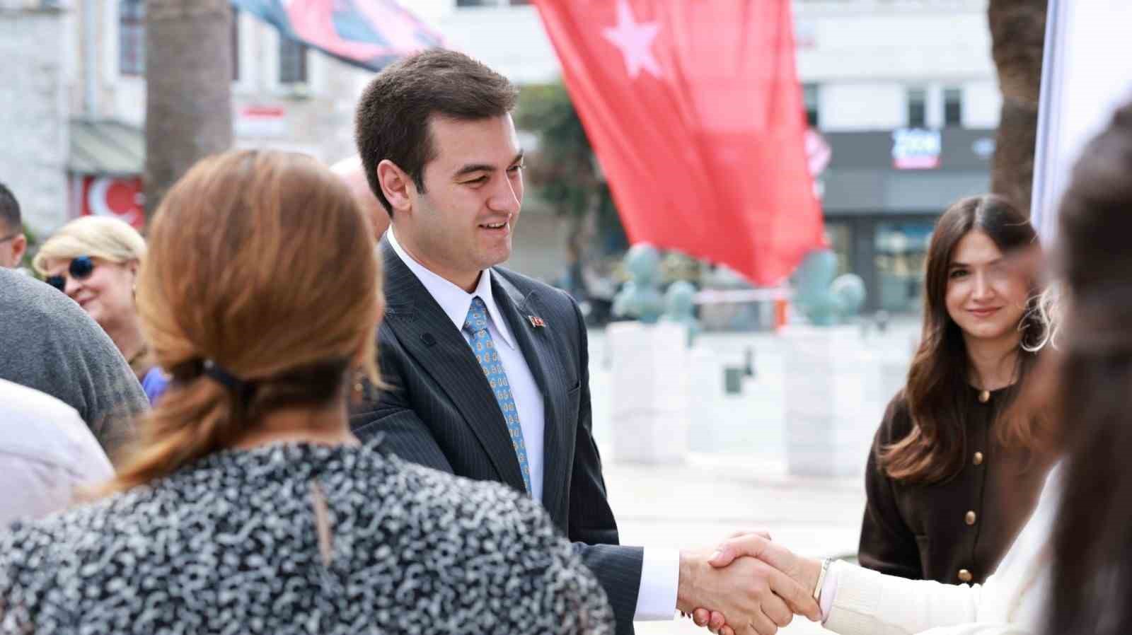 Bodrum Belediye Başkanı Mandalinci belediye personeli ile bayramlaştı