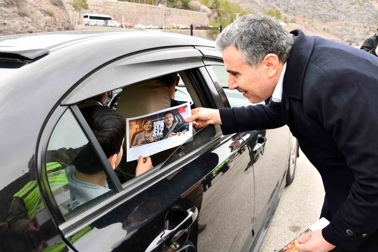 Gümüşhane Valisi Atay, bayram öncesi trafik denetimlerine katıldı