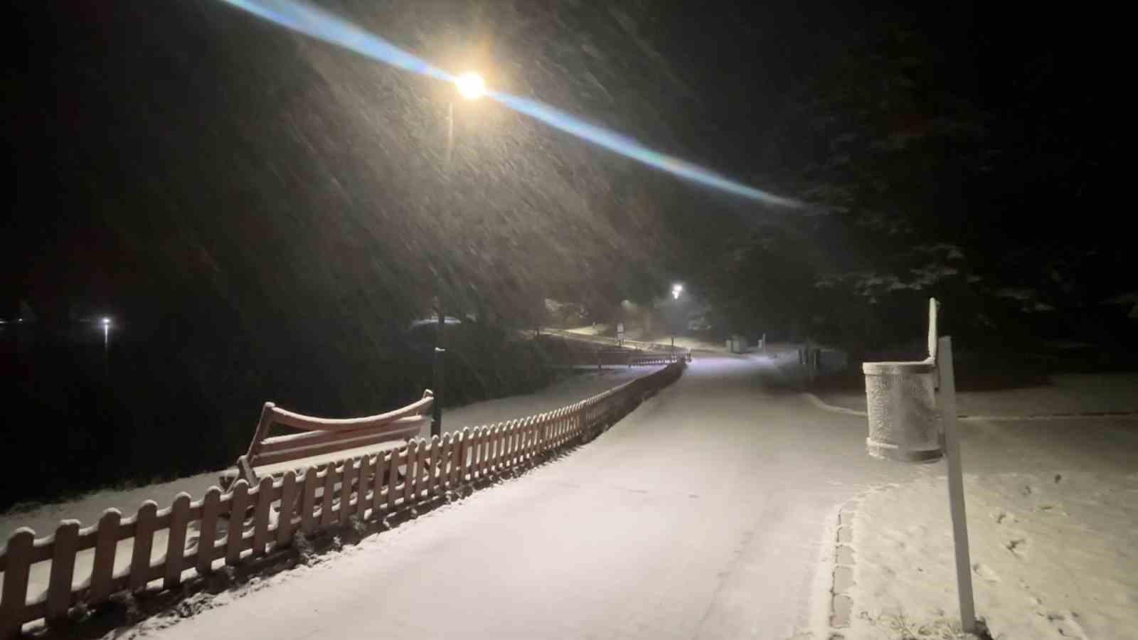 Bolu&rsquo;nun incisi beyaz &ouml;rt&uuml;yle kaplandı
