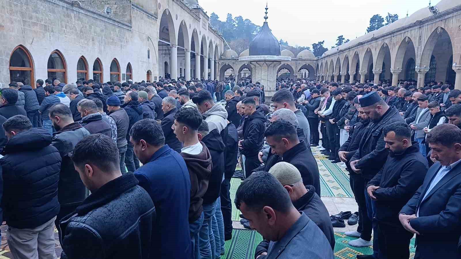 Şanlıurfa&rsquo;da bayram namazı coşkusu
