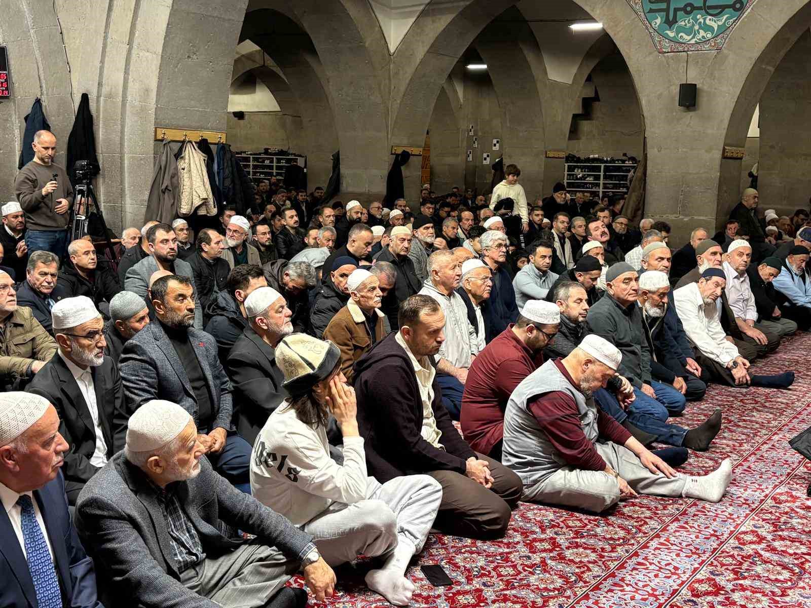 Vali &Ccedil;i&ccedil;ek: "4 yıllık g&ouml;rev s&uuml;remde asayiş olaylarının en dibe indiği bir ay oldu"
