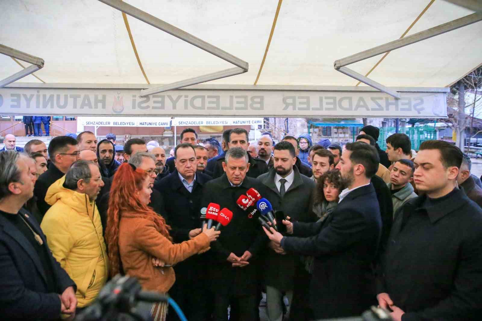 &Ouml;zel: "İran&rsquo;ın geleceğine İranlılar karar verecek"
