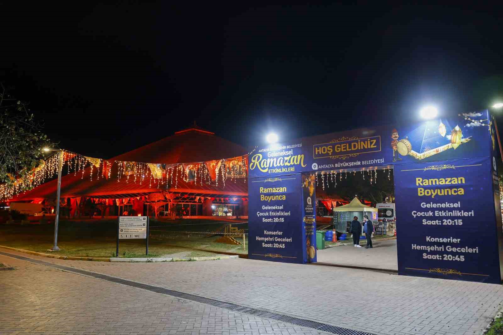 Antalya B&uuml;y&uuml;kşehir Belediyesi&rsquo;nin Ramazan etkinlikleri yoğun ilgi g&ouml;rd&uuml;
