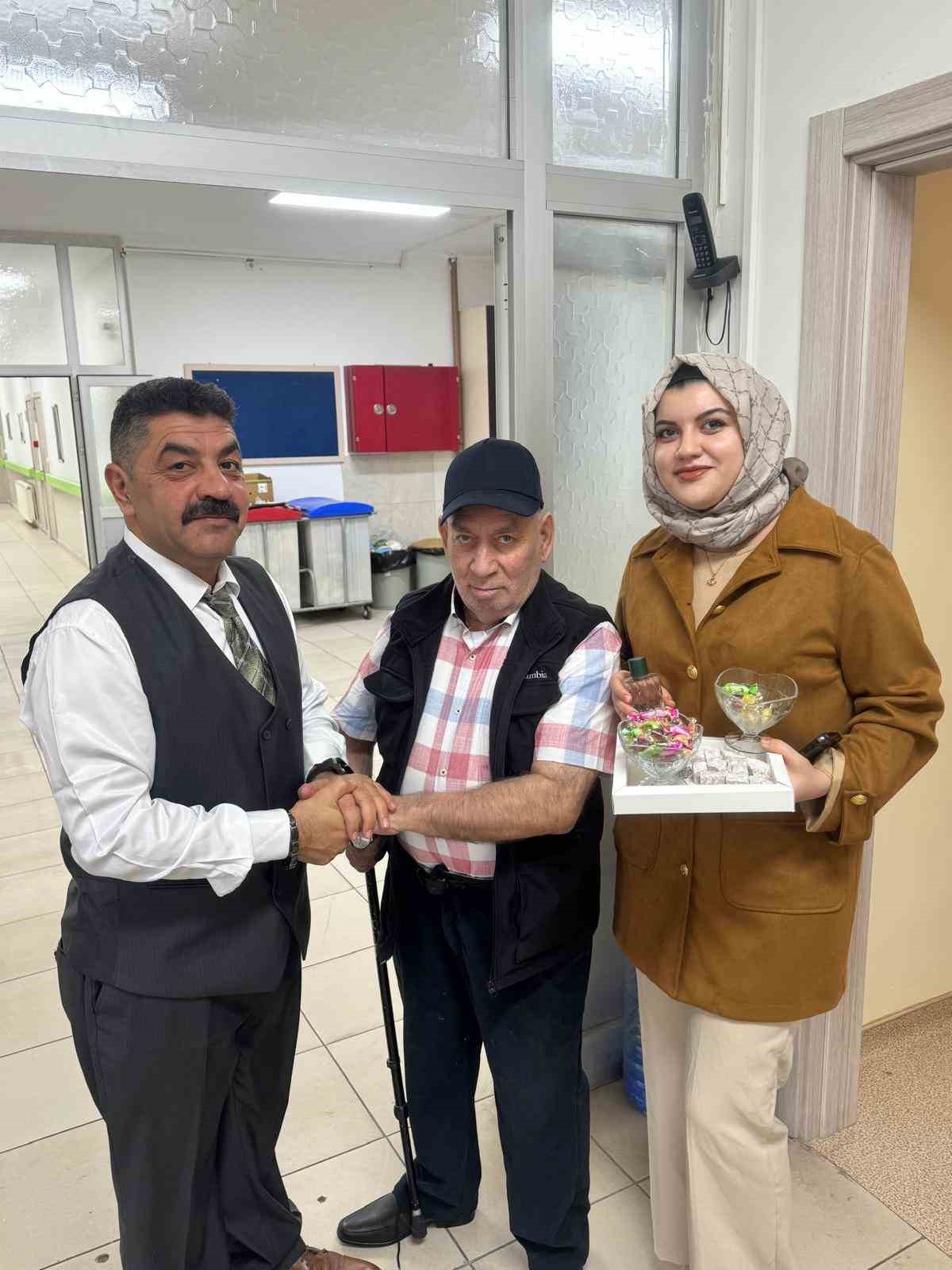 Bayburt&rsquo;ta huzurevi sakinlerinin bayramı kutlandı
