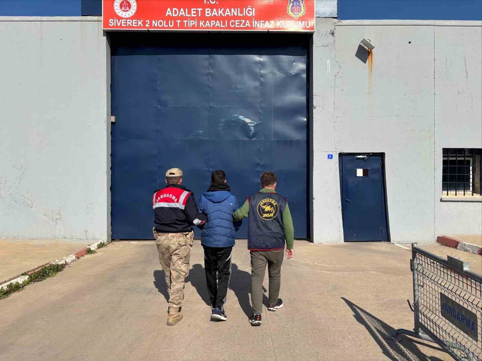 Uyuşturucu suçundan aranan şahıs Siverek’te yakalandı