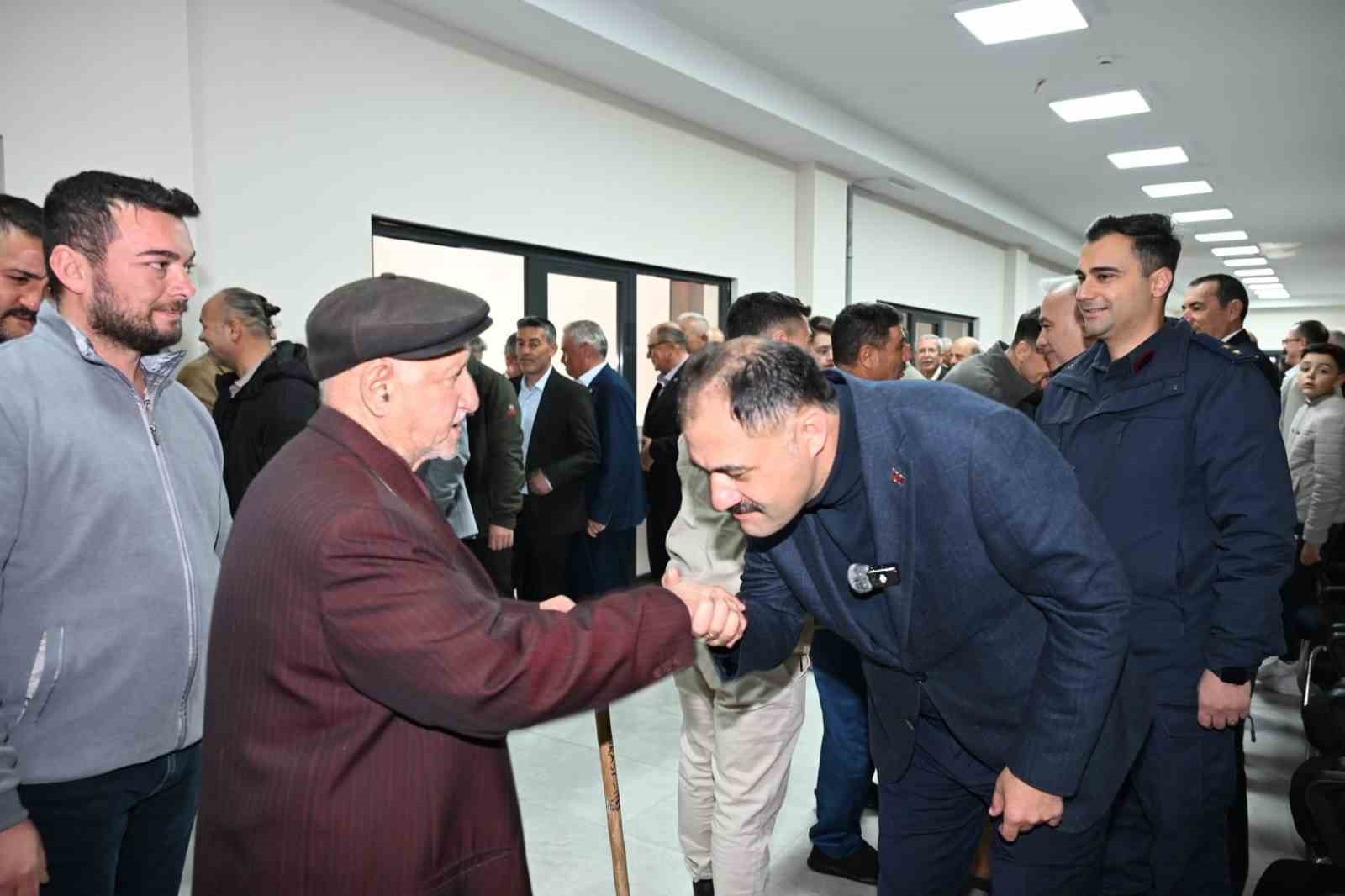 Demirci&rsquo;de geleneksel bayramlaşma t&ouml;renine yoğun katılım
