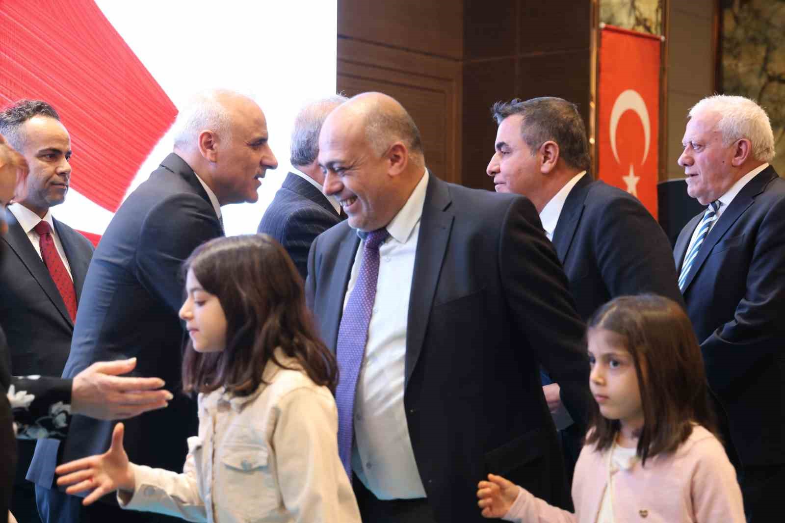 Diyarbakır Valiliği ev sahipliğinde bayramlaşma programı d&uuml;zenlendi
