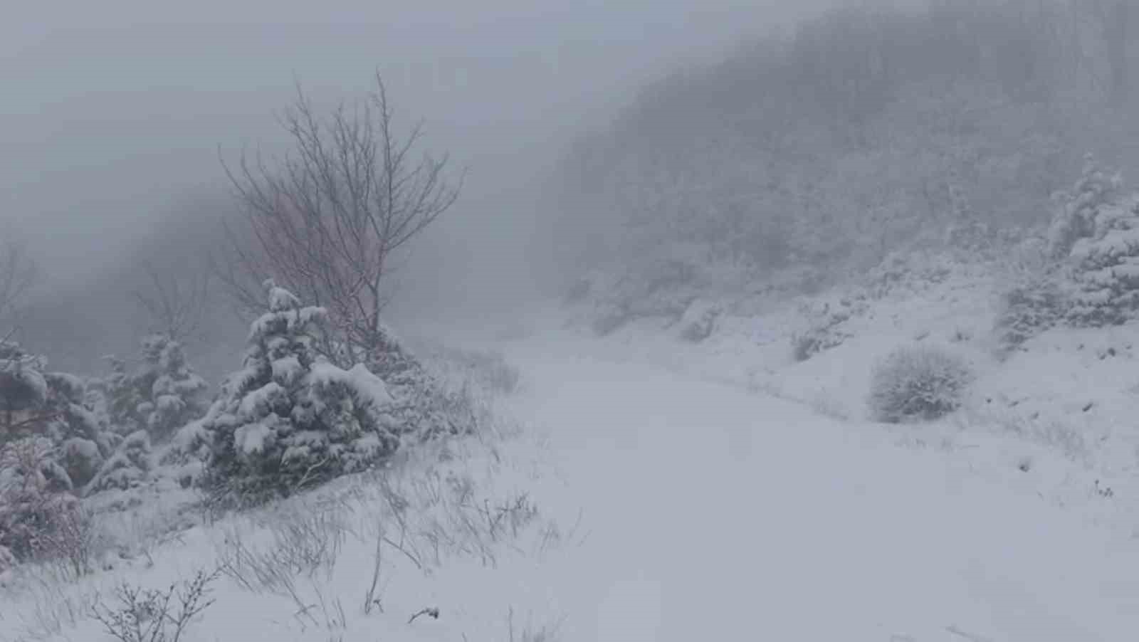 Tekirdağ&rsquo;da y&uuml;ksek kesimler beyaza b&uuml;r&uuml;nd&uuml;
