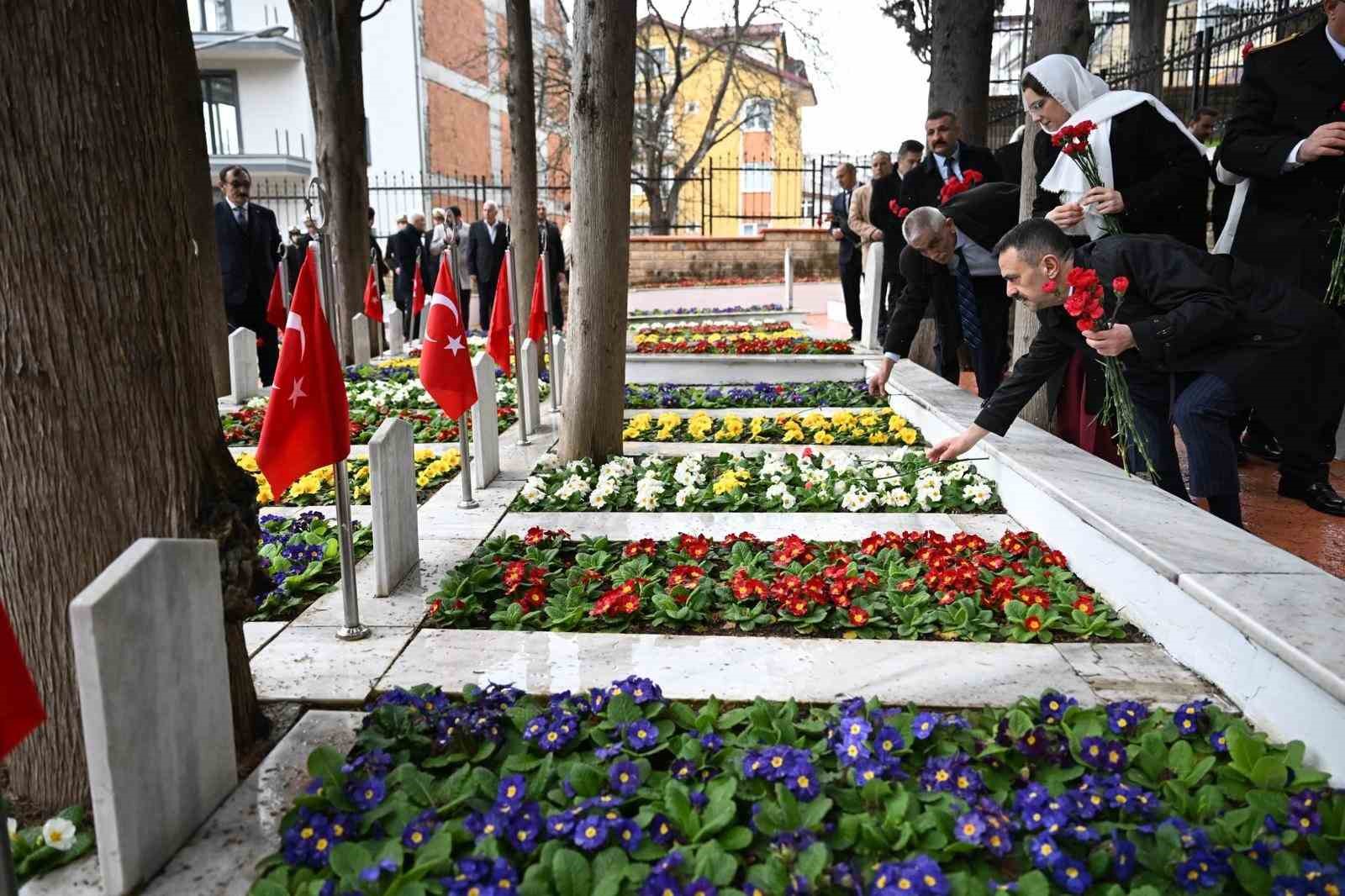 Kocaeli’de bayramda şehitliklerde dualar edildi