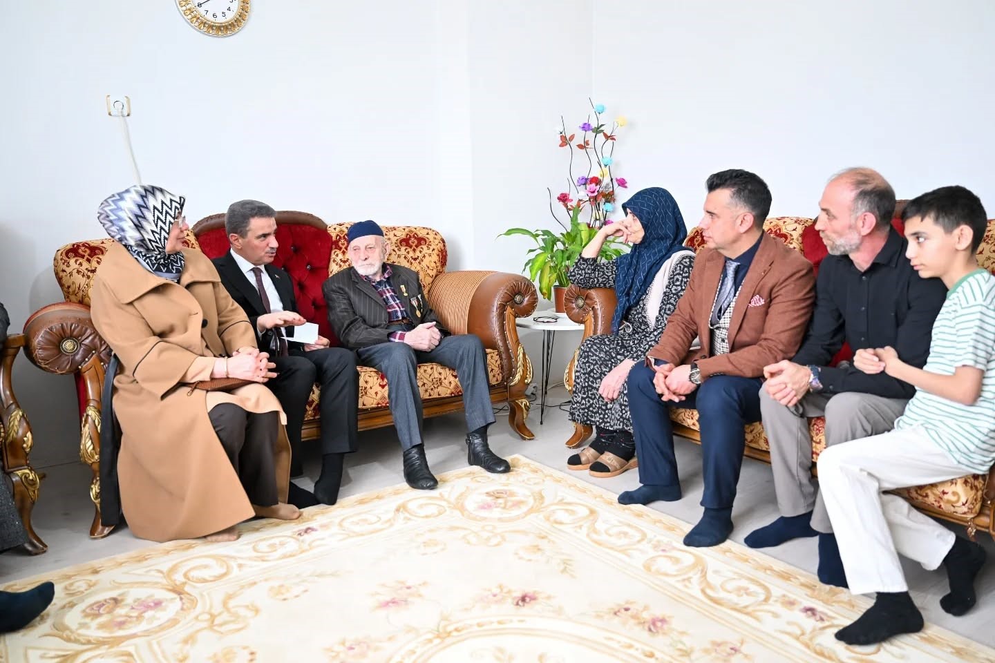 Vali Baruş&rsquo;tan gaziye vefa
