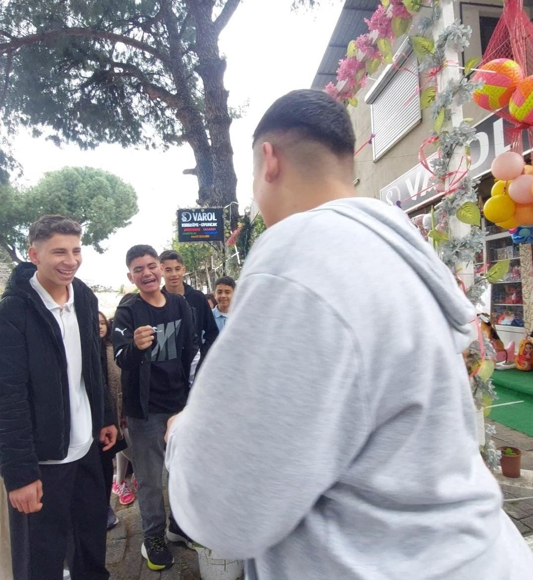 Kardeşköy’de çocuklar çift bayram yaptı