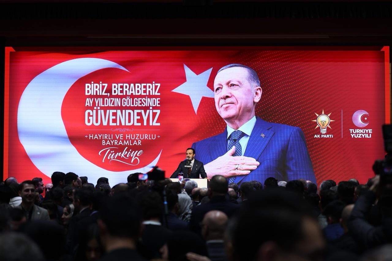 AK Parti İstanbul İl Başkanlığında bayramlaşma programı
