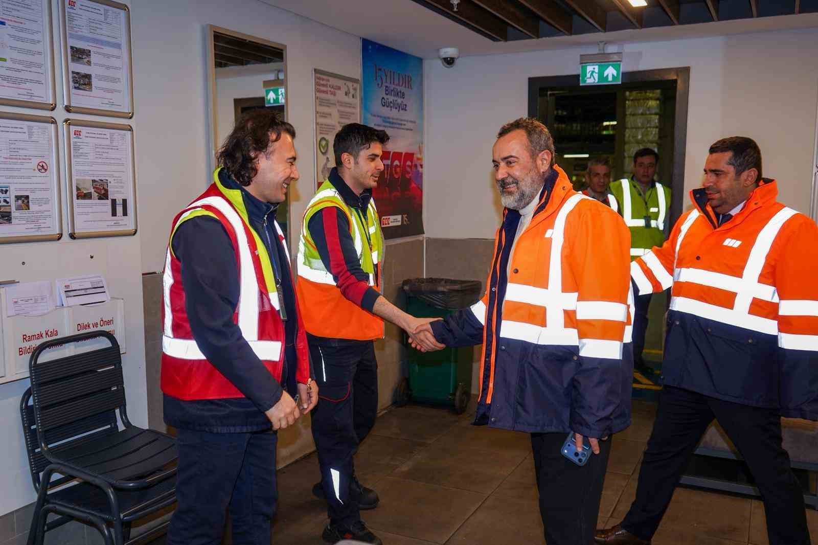 TGS Yer Hizmetleri Genel M&uuml;d&uuml;r&uuml; Akyurt, personelle bayramlaştı
