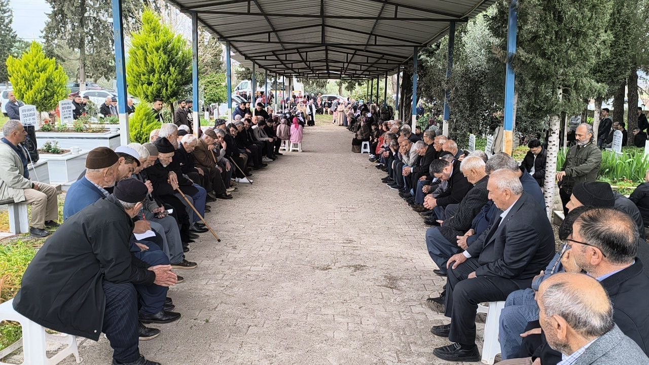Osmaniye&rsquo;de 33 yıllık bayramlaşma geleneği s&uuml;r&uuml;yor
