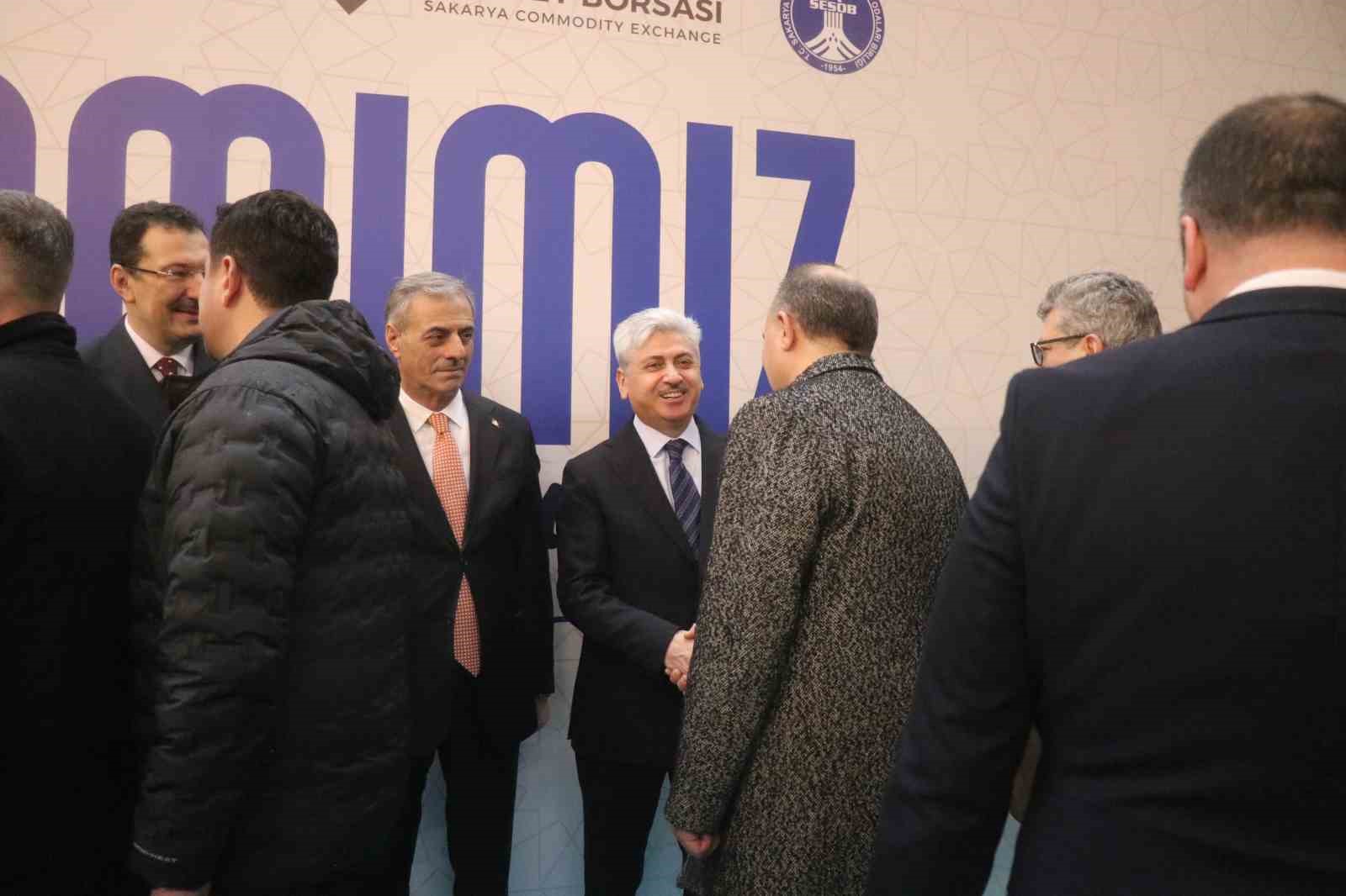 Sakarya protokol&uuml; ve vatandaş bayramlaştı
