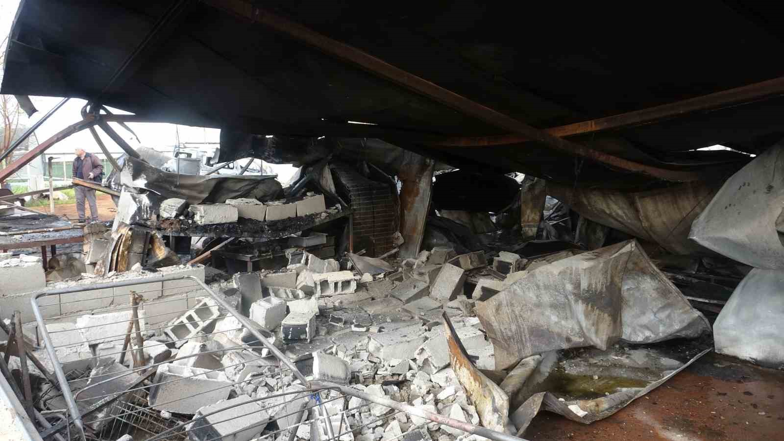 Antalya&rsquo;da 5&rsquo;i &ccedil;ocuk 6 kişinin &ouml;ld&uuml;ğ&uuml; yangında sera sahibi tutuklandı
