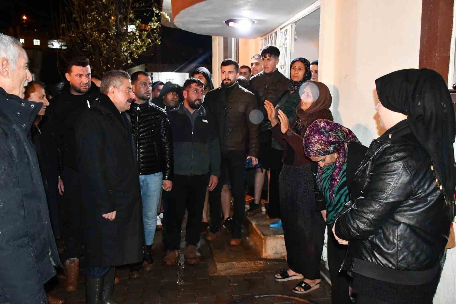 Milletvekili Arslan Tatar Kasrik&rsquo;teki sel b&ouml;lgesinde incelemelerde bulundu
