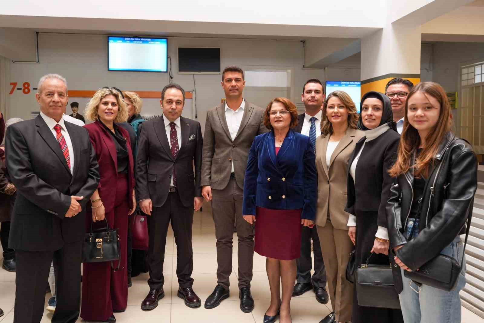 Didim protokol&uuml; bayramlaştı
